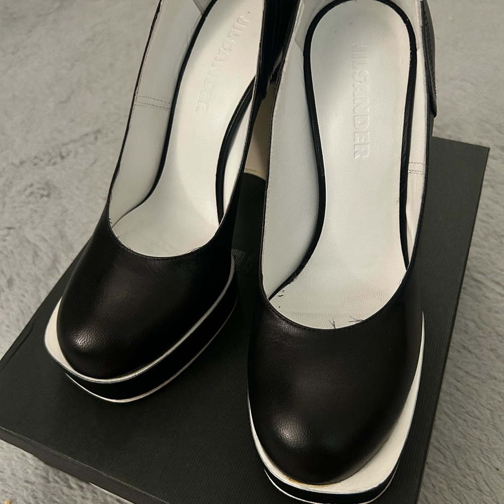Jil Sander Black Heels with Minimalist Design